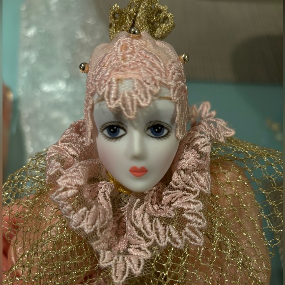 Kingstate Porcelain Doll - Picture 1 of 3